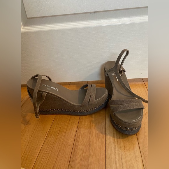 Chanel denim platform heels - Picture 6 of 7